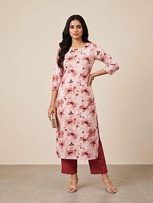 Women Printed Pink Rayon Kurta with Trousers