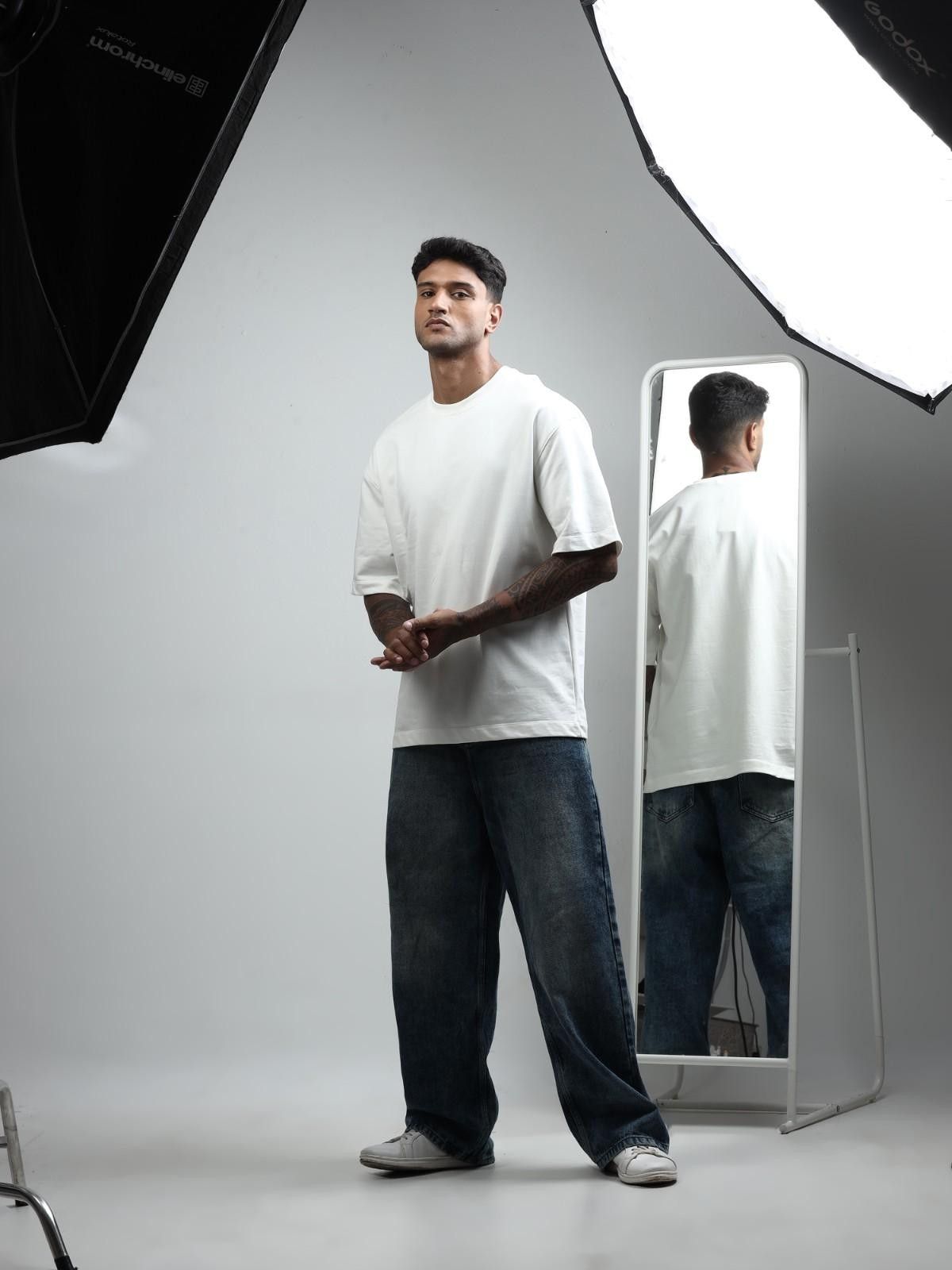 Men Solid Round Neck Cotton Oversized T-shirt - Image 4